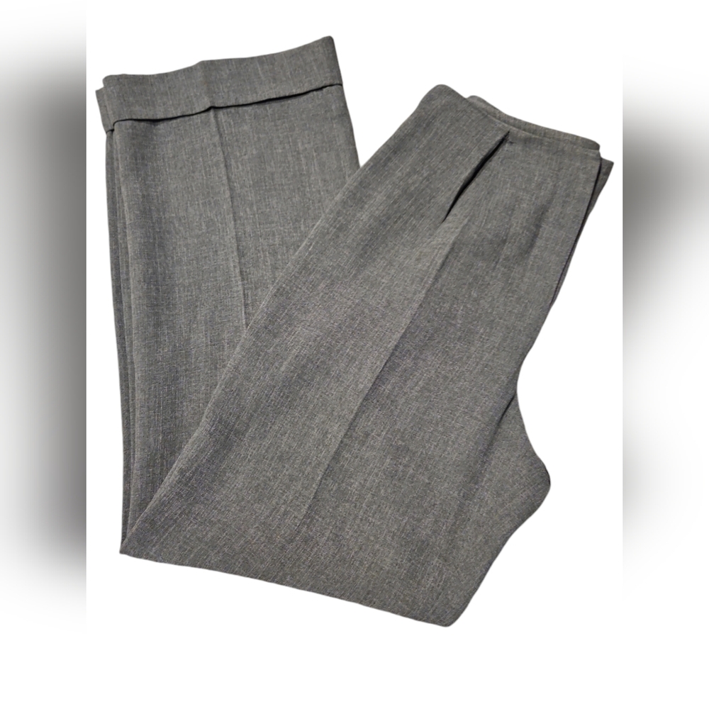New York and company Grey women's Dress Pants SZ 6 AVERAGE